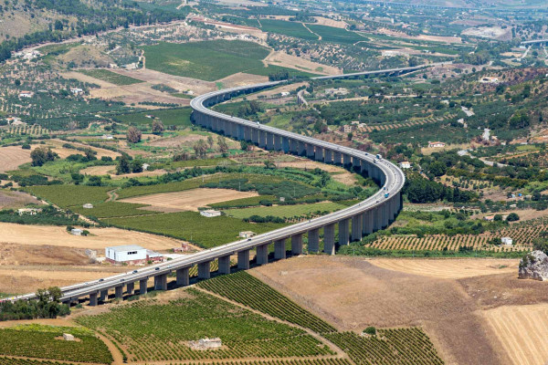 Estudios geológicos · Ingenieros Geotécnicos y Geofísicos Gràcia